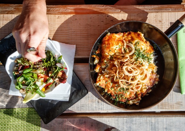 K&ouml;stliche, &ouml;sterreichische Schmankerl auf der Almhptte